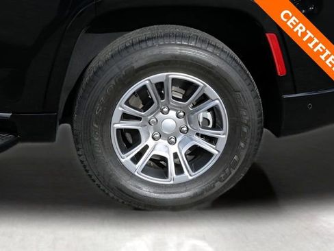 Used 2024 Jeep Wagoneer 4WD w/ Convenience Group I image 9