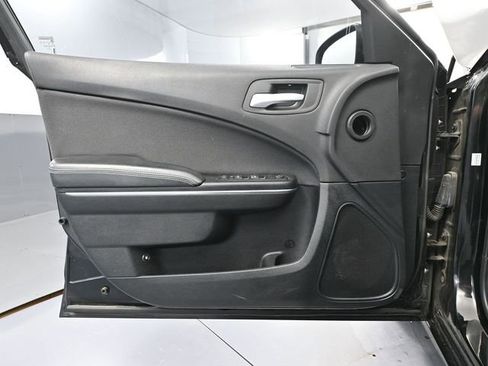 Used 2016 Dodge Charger SE AWD/4WD image 18