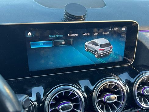 Used 2021 Mercedes-Benz GLA 250 4MATIC w/ Premium Package image 31