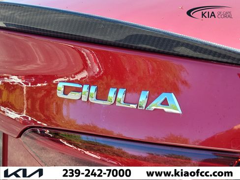 Used 2018 Alfa Romeo Giulia Quadrifoglio RWD image 11