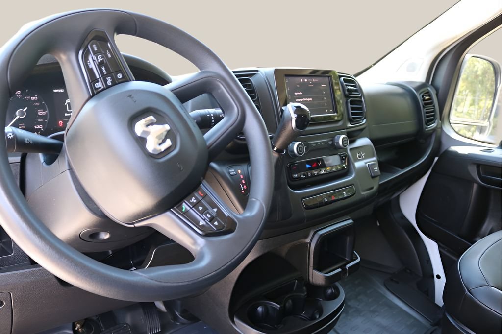 Used 2024 RAM ProMaster 2500 w/ Convenience Group FWD image 13