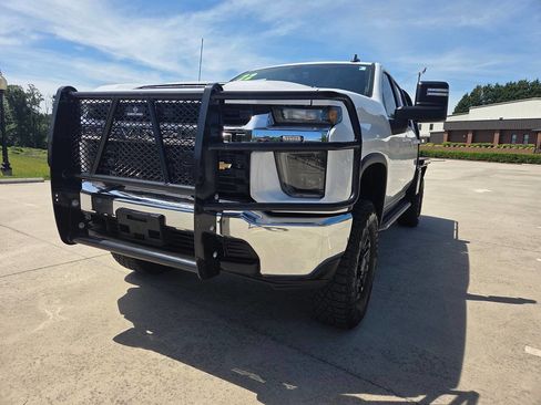 Used 2022 Chevrolet Silverado 2500 LT w/ Fleet Comfort Package AWD/4WD image 3
