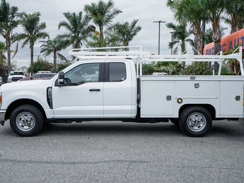 Used 2024 Ford F250 XL w/ XL Chrome Package image 5