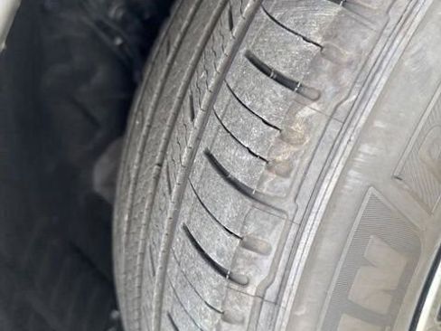 Used 2025 Toyota Highlander XLE image 24