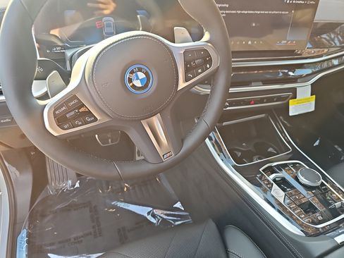 New 2026 BMW X5 xDrive50e w/ M Sport Package AWD/4WD image 18