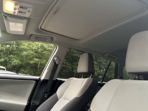 Used 2014 Toyota RAV4 XLE AWD/4WD image 18