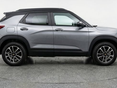 Used 2025 Chevrolet TrailBlazer LT image 11