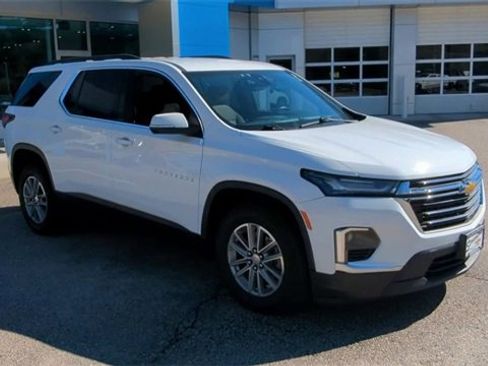 Certified 2022 Chevrolet Traverse LT image 2