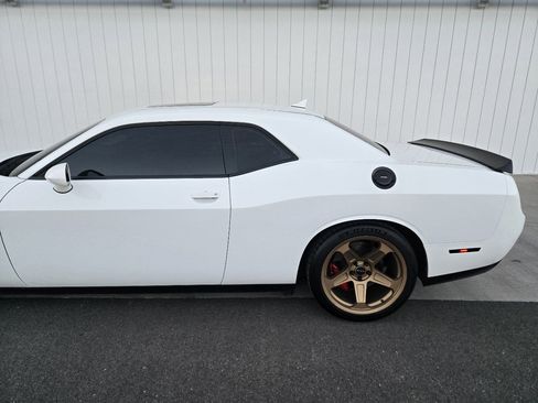 Used 2016 Dodge Challenger SRT Hellcat image 17