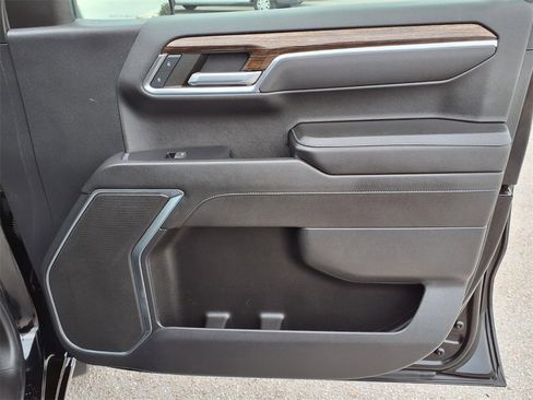 Used 2023 GMC Sierra 1500 SLE image 14