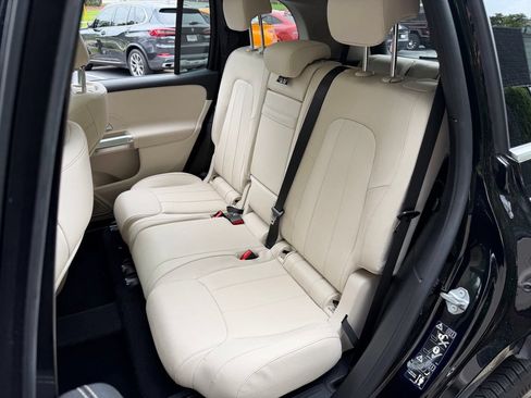 Used 2022 Mercedes-Benz GLB 250 4MATIC w/ Premium Package Lite image 32