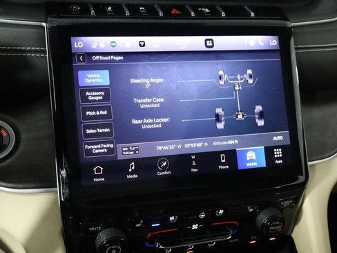 Used 2023 Jeep Grand Cherokee L Limited w/ Luxury Tech Group II AWD/4WD image 36