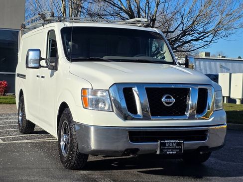 Used 2018 Nissan NV 3500 SL w/ Navigation Package image 2