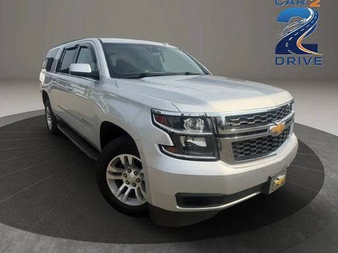 Used 2018 Chevrolet Suburban LT AWD/4WD image 2