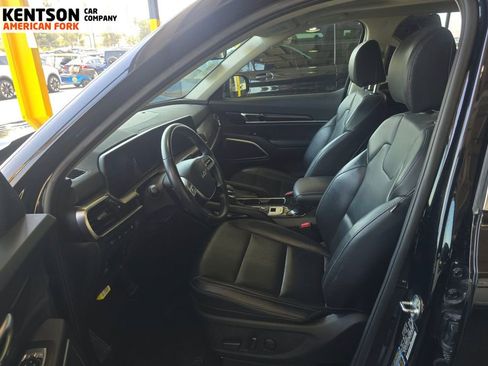 Used 2025 Kia Telluride S AWD/4WD image 4