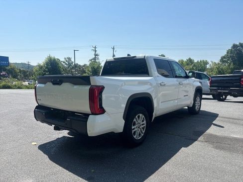Used 2022 Toyota Tundra SR5 w/ SR5 Premium Package AWD/4WD image 6