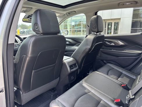 Used 2024 GMC Terrain SLT w/ Infotainment Package II AWD/4WD image 14
