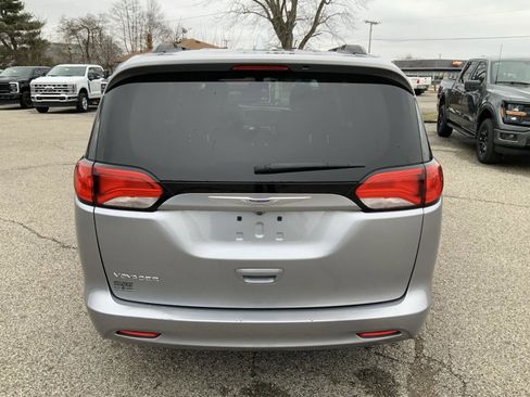 Used 2020 Chrysler Voyager Lxi image 7