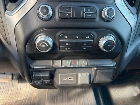 Used 2023 GMC Sierra 3500 SLE w/ Remote Start Package AWD/4WD image 16