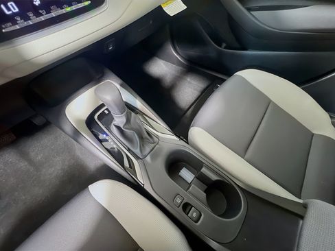 Used 2025 Toyota Corolla LE FWD image 24