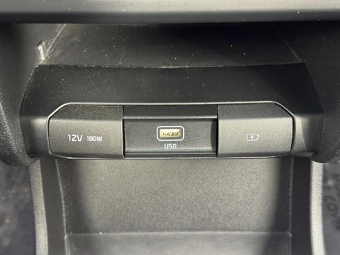 Used 2020 Kia Niro EX image 28