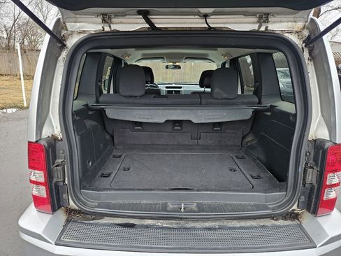 Used 2012 Jeep Liberty Sport image 18