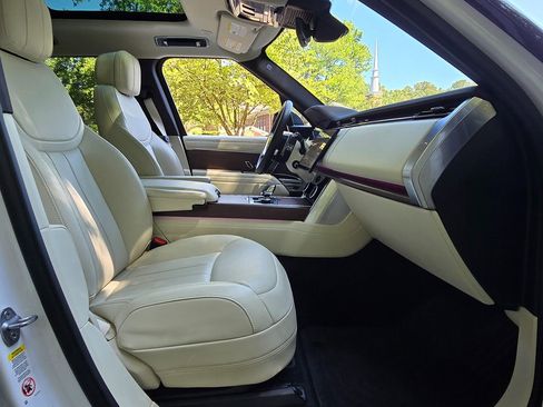 Used 2023 Land Rover Range Rover SE image 22