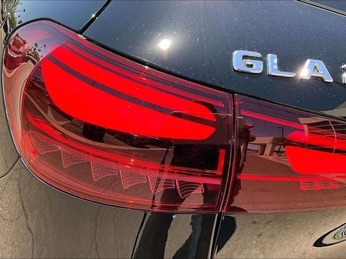 Used 2025 Mercedes-Benz GLA 250 image 30