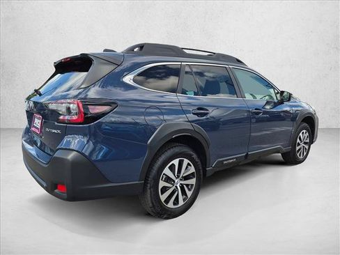 Used 2025 Subaru Outback Premium AWD/4WD image 5