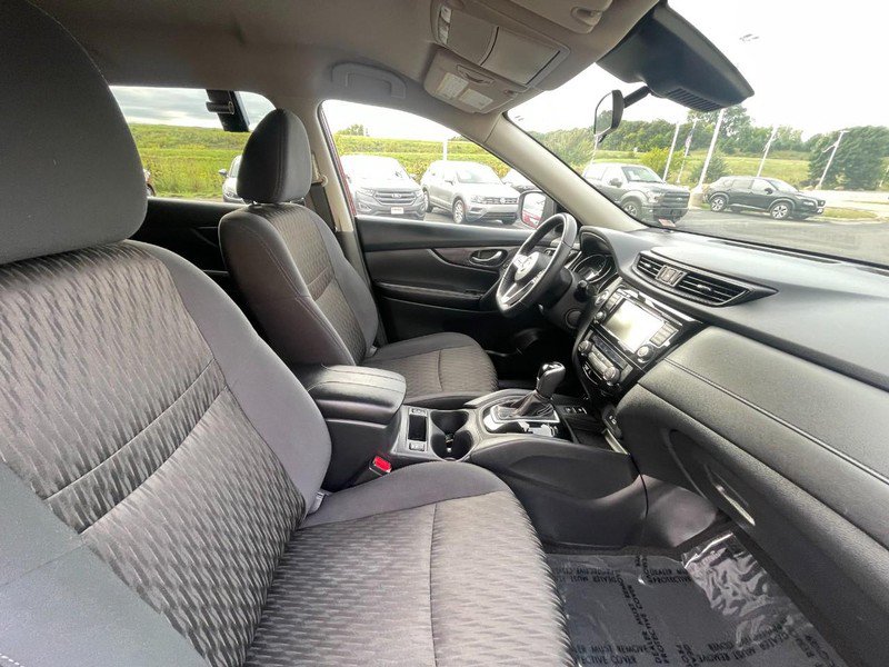 Used 2019 Nissan Rogue SV w/ Premium Package FWD image 8