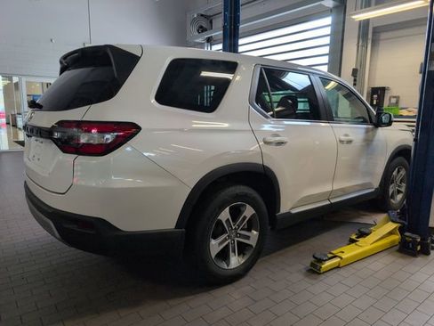 Used 2024 Honda Pilot EX-L image 2