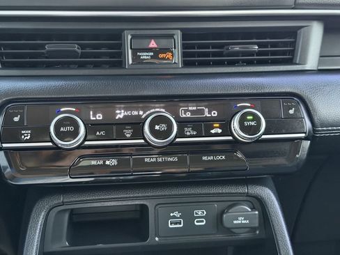 Used 2024 Honda Pilot Touring image 23