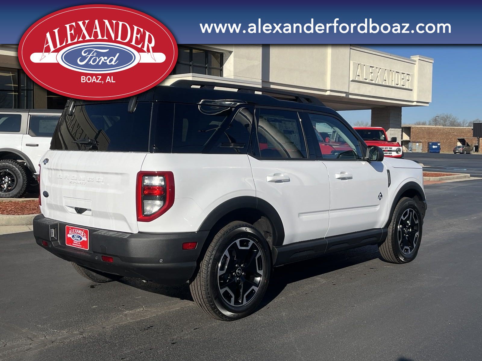 New 2024 Ford Bronco Sport Outer Banks w/ Tech Package AWD/4WD image 4