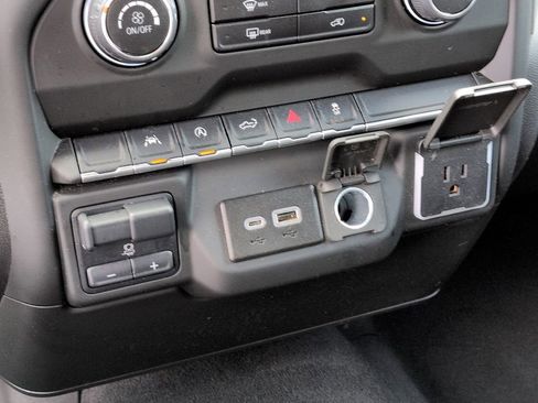 Used 2024 Chevrolet Silverado 1500 Custom image 32