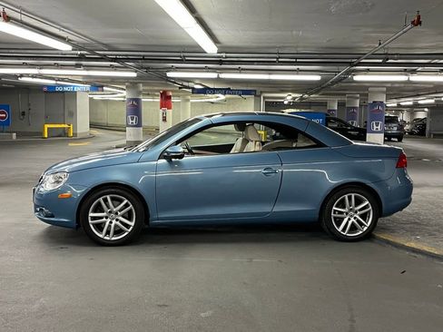 Used 2009 Volkswagen Eos Lux FWD image 28