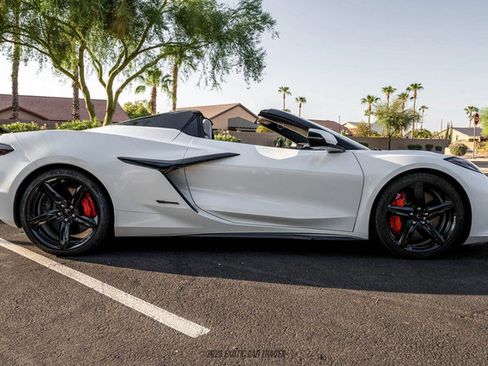 Used 2025 Chevrolet Corvette E-Ray AWD/4WD image 9