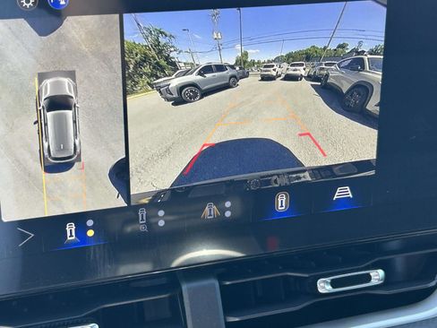New 2026 Chevrolet Equinox LT w/ Safety and Technology Package FWD image 23
