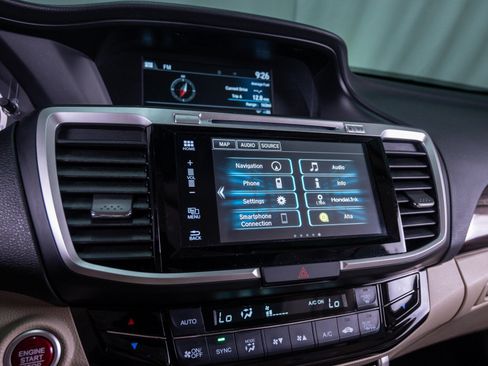 Used 2017 Honda Accord Touring image 24