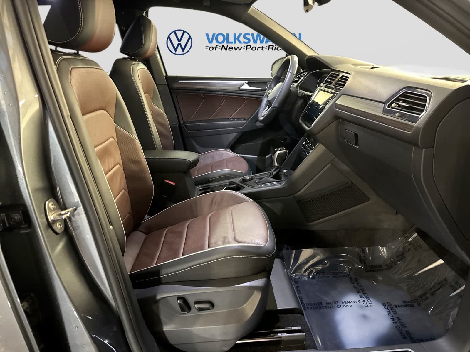 Used 2024 Volkswagen Tiguan SEL R-Line AWD/4WD image 27