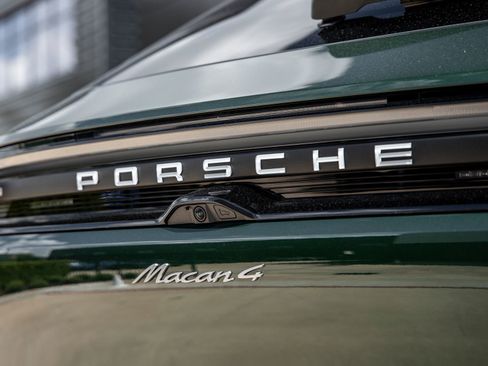 Certified 2025 Porsche Macan 4 Electric image 14