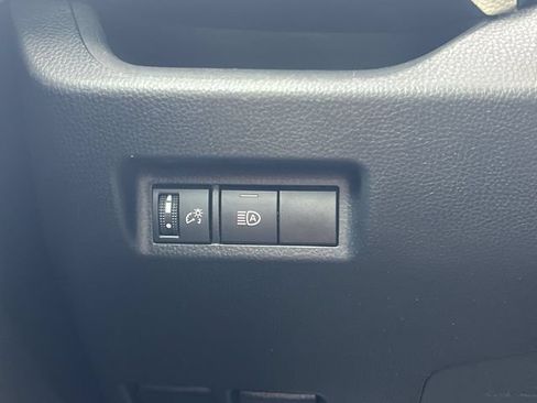 Used 2022 Toyota RAV4 XLE FWD image 28