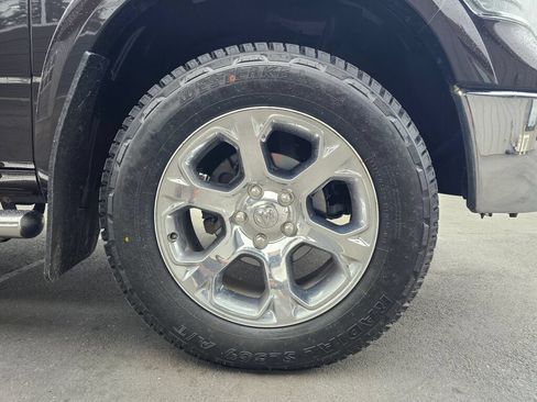 Used 2017 RAM 1500 Laramie w/ Convenience Group AWD/4WD image 9