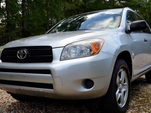 Used 2007 Toyota RAV4 4WD image 2