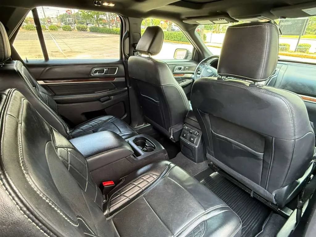 Used 2018 Ford Explorer Platinum AWD/4WD image 19