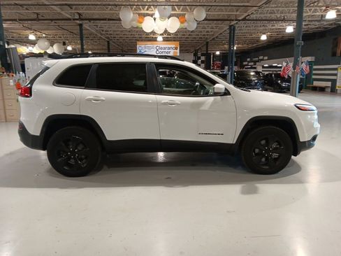 Used 2017 Jeep Cherokee High Altitude image 5