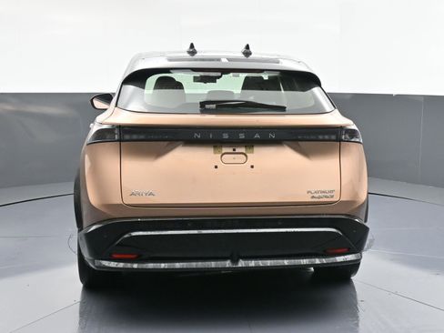 Used 2023 Nissan Ariya PLATINUM+ image 7