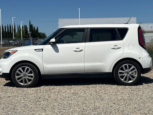 Used 2019 Kia Soul + FWD image 6