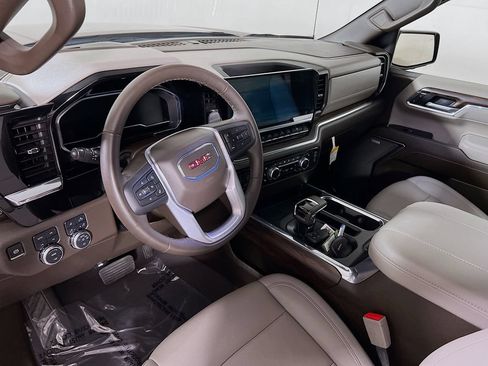 Used 2025 GMC Sierra 1500 SLT w/ SLT Premium Package AWD/4WD image 9