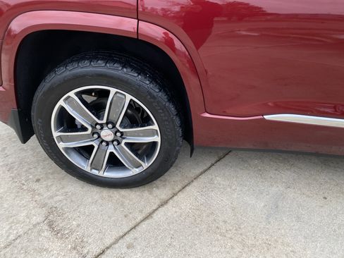 Used 2017 GMC Acadia Denali image 4