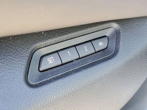 Used 2015 Cadillac Escalade ESV Platinum image 13